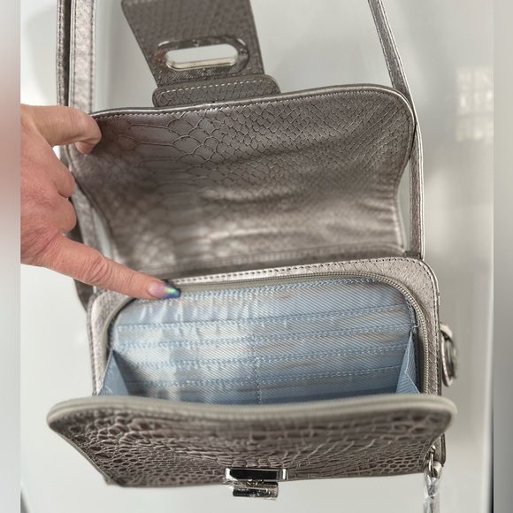 NWOT MC Marc Chantal Gray Vegan Leather Croc Embossed Crossbody Purse Silver - Picture 6 of 16